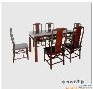 明式雅韻，紅檀生輝——探秘七件套紅木餐臺(tái)的藝術(shù)與價(jià)值